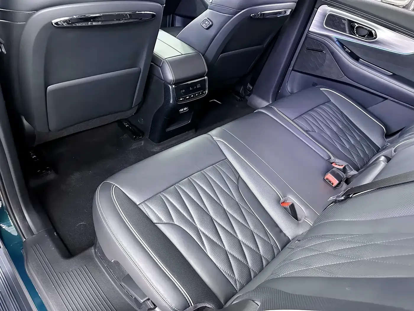 GAC Trumpchi Trumpchi GS8 2022 Dual Engine Series 2.0TM 2WD Premium Edition (7-Seater) — Фото автомобиля 18
