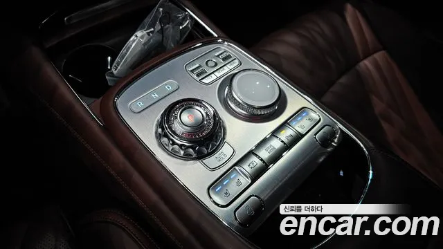 Genesis G90 — Фото автомобиля 9