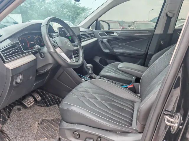 Volkswagen Tiguan L — Фото автомобиля 4