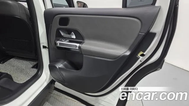 Mercedes-Benz EQB X243 — Фото автомобиля 25