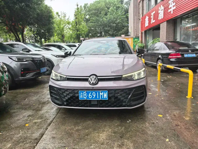 Volkswagen Passat — Фото автомобиля 2