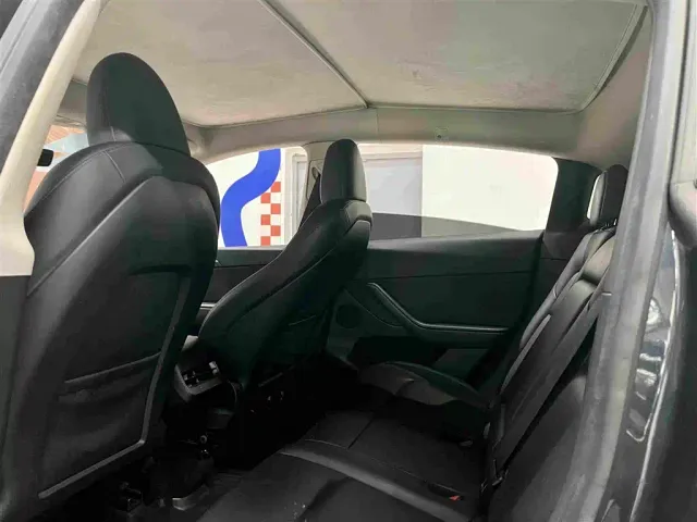Tesla Model Y — Фото автомобиля 5