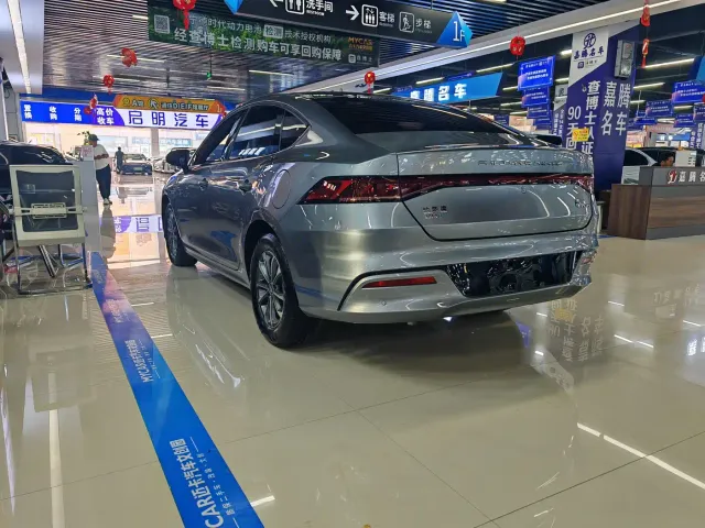 BYD Qin PLUS — Фото автомобиля 11