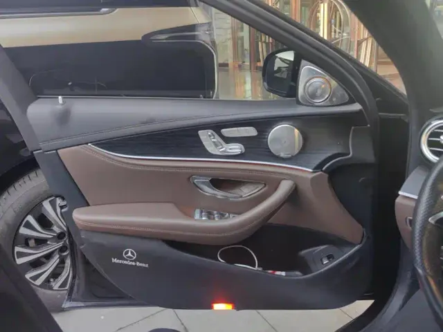 Mercedes-Benz E-Class — Фото автомобиля 7
