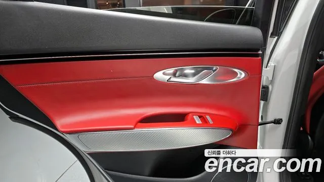 Genesis GV70 2.5T Бензин 2WD — Фото автомобиля 21