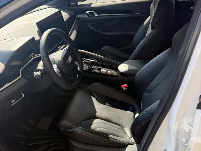 Geely Binyue — Фото автомобиля 3