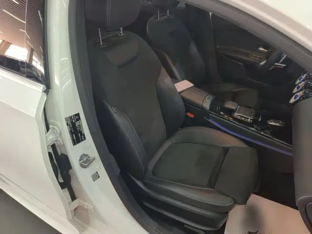 Mercedes-Benz A-Class — Фото автомобиля 24