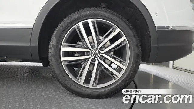Volkswagen Tiguan — Фото автомобиля 21