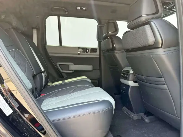 BYD FangChengBao Leopard 5 — Фото автомобиля 5