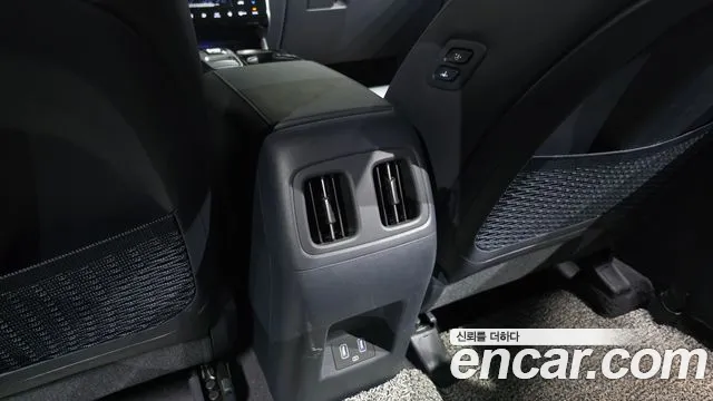 Hyundai Tucson Tucson (NX4) Бензин 1.6 турбо 2WD — Фото автомобиля 24