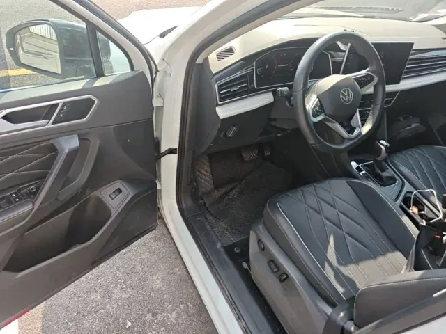Volkswagen Tiguan L — Фото автомобиля 15