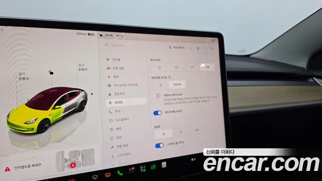 Tesla Model 3 — Фото автомобиля 29