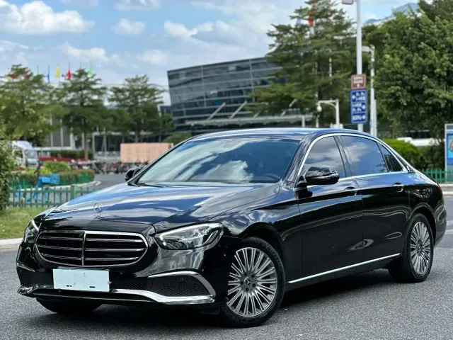 Фотография автомобиля — Mercedes-Benz E-Class
