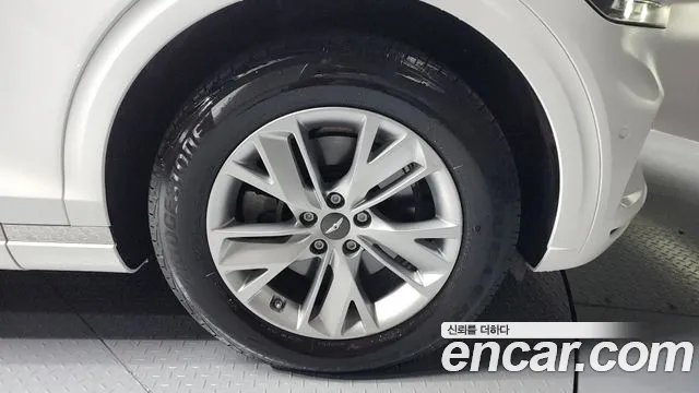 Genesis GV70 2.5T Бензин AWD — Фото автомобиля 10