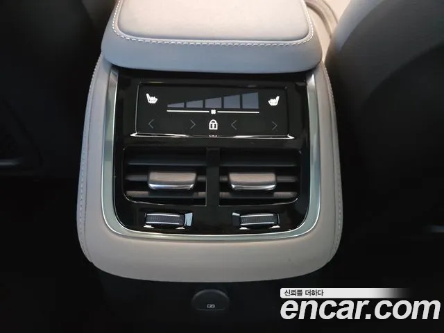 Volvo XC90 — Фото автомобиля 14