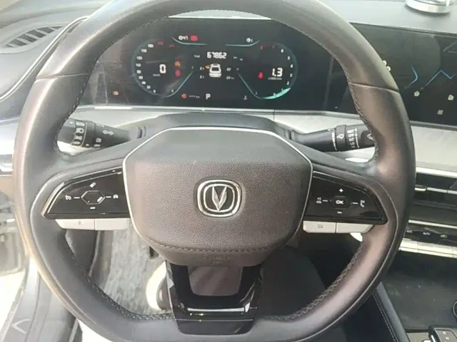 Changan Eado — Фото автомобиля 6