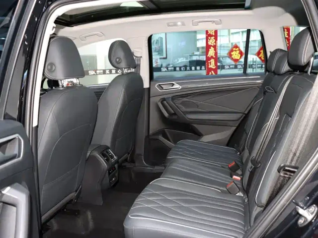 Volkswagen Tiguan L — Фото автомобиля 11