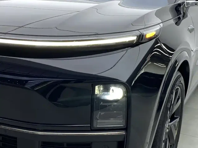 Li Auto L8 — Фото автомобиля 6