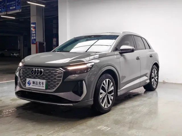 Фотография автомобиля — Audi Q4 e-tron