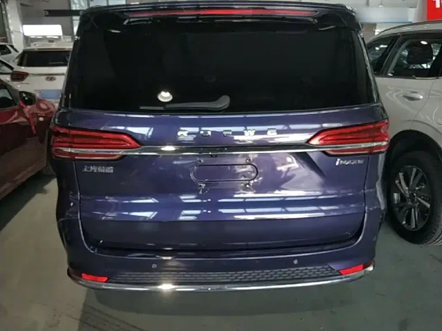 Roewe iMAX8 — Фото автомобиля 5
