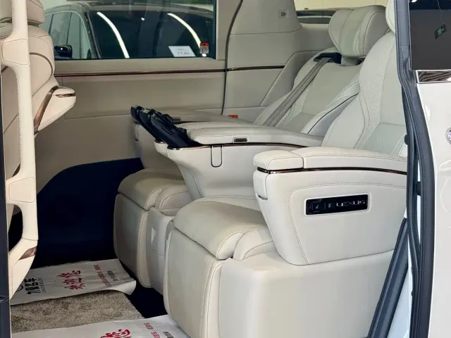 Lexus Lexus LM 2023 500h 6-Seater Prestige Edition — Фото автомобиля 5
