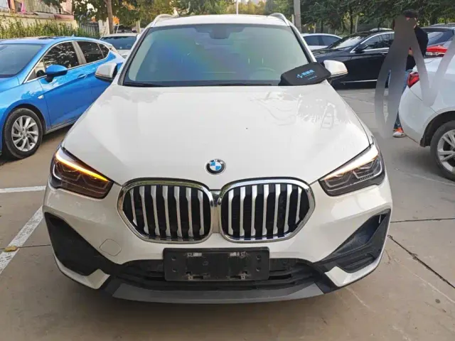 BMW X1 — Фото автомобиля 2