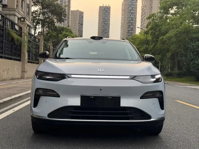 Leapmotor C11 — Фото автомобиля 2