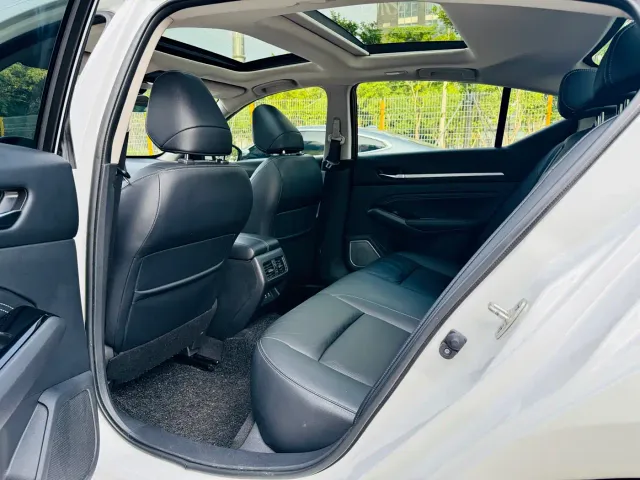 Nissan Teana — Фото автомобиля 5