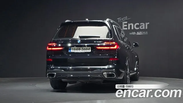 BMW X7 — Фото автомобиля 3