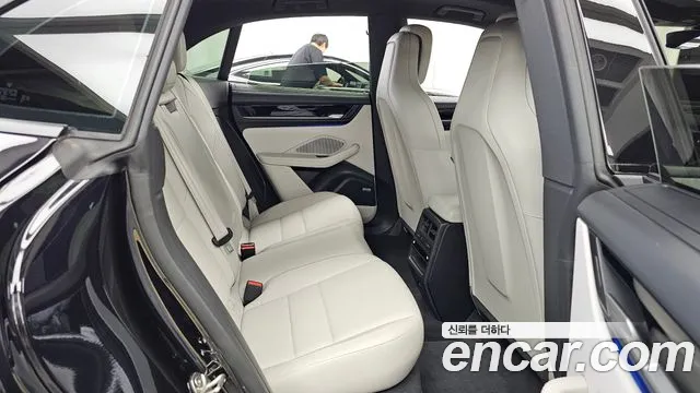 Porsche Macan — Фото автомобиля 13