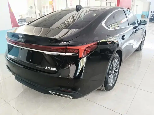 Buick LaCrosse — Фото автомобиля 6