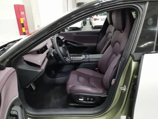 Xiaomi SU7 — Фото автомобиля 10