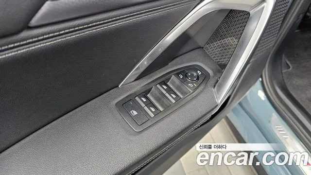 BMW iX1 U11 — Фото автомобиля 30