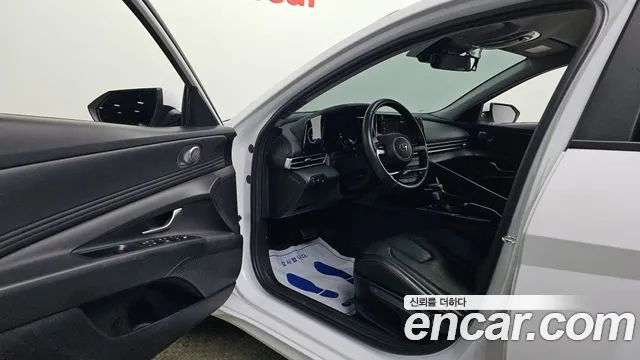 Hyundai Avante CN7 — Фото автомобиля 10