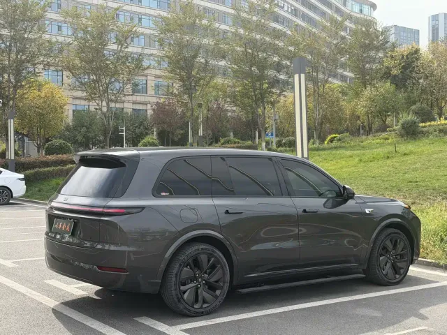 Li Auto L9 — Фото автомобиля 7