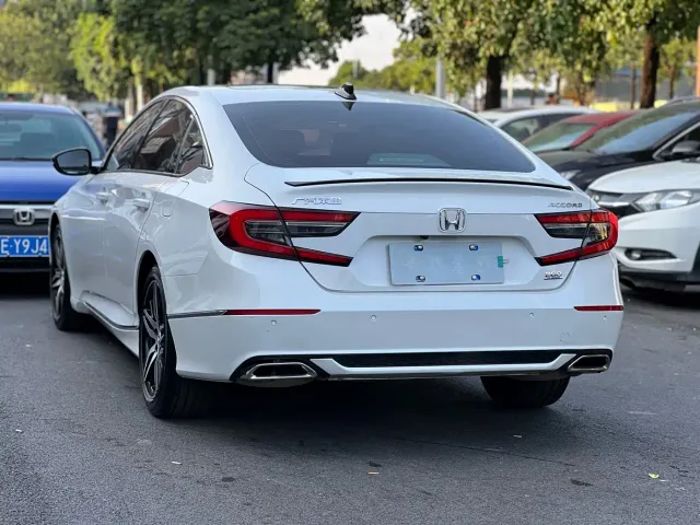Honda Accord — Фото автомобиля 7