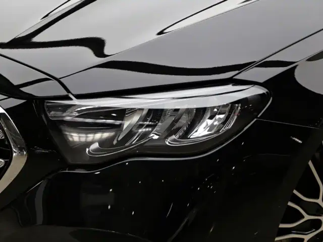 Mercedes-Benz E-Class — Фото автомобиля 25