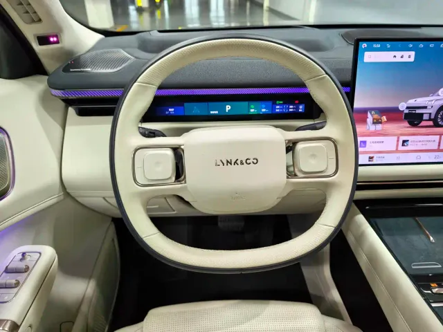 Lynk & Co 900 — Фото автомобиля 10