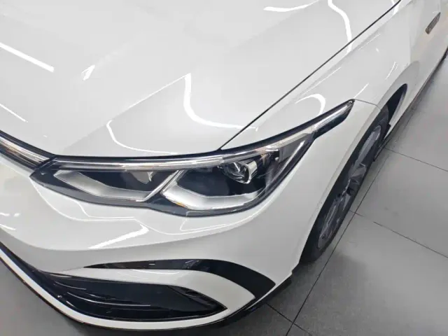 Volkswagen Golf — Фото автомобиля 23