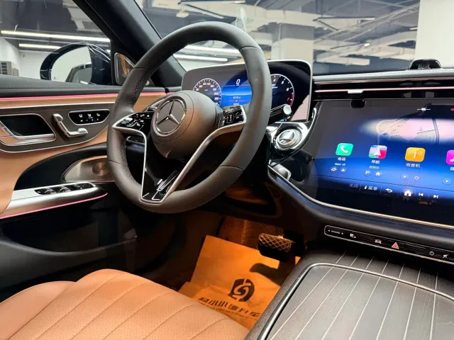 Mercedes-Benz E-Class — Фото автомобиля 25
