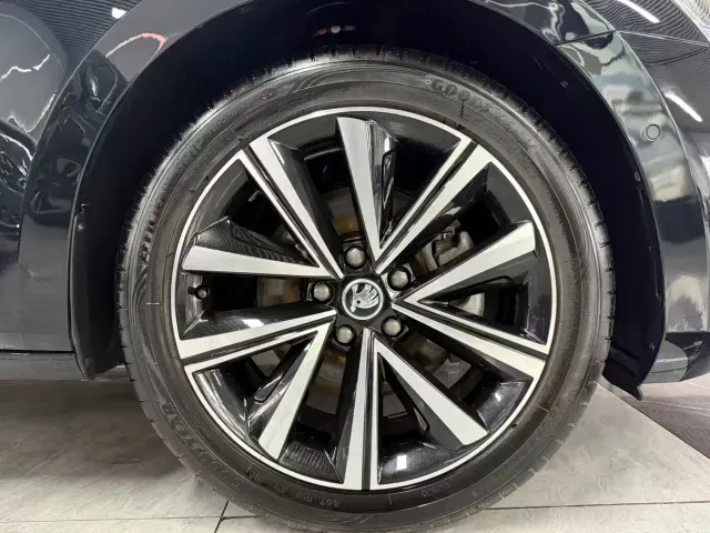Skoda Superb — Фото автомобиля 10