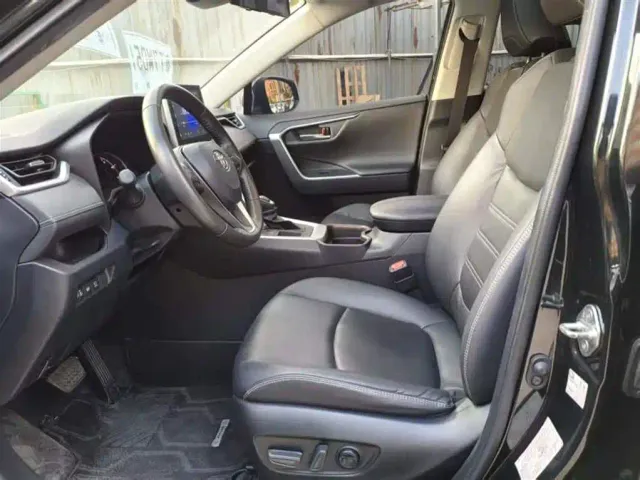 Toyota RAV4 — Фото автомобиля 6