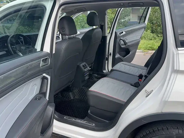 Volkswagen Tiguan L PHEV — Фото автомобиля 18