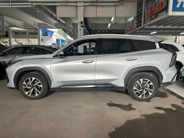 Geely Boyue L — Фото автомобиля 4