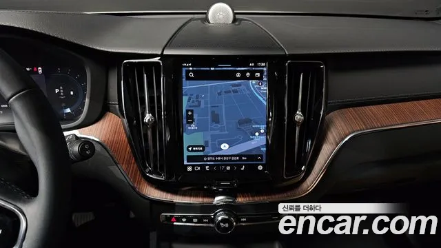 Вольво XC60 — Фото автомобиля 14