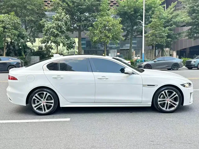 Jaguar XEL — Фото автомобиля 4