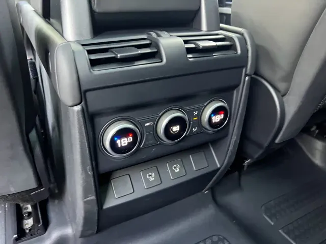 Land Rover Defender — Фото автомобиля 21