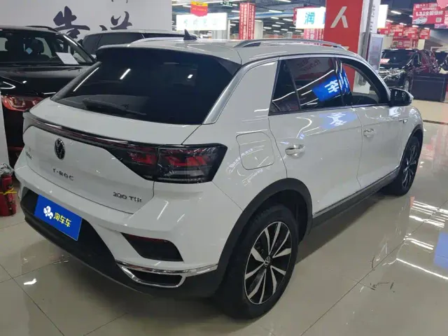 Volkswagen T-Roc — Фото автомобиля 3