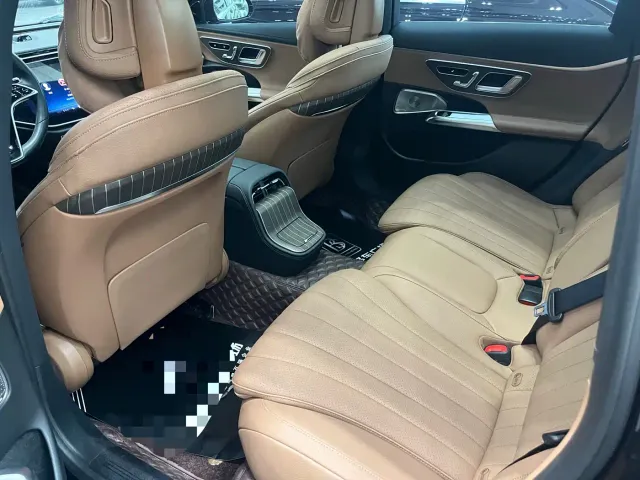 Mercedes-Benz E-Class — Фото автомобиля 5