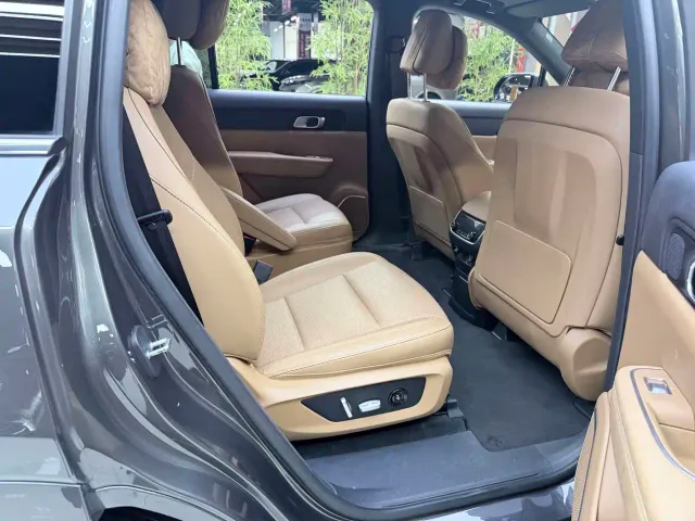Li Auto ONE — Фото автомобиля 18